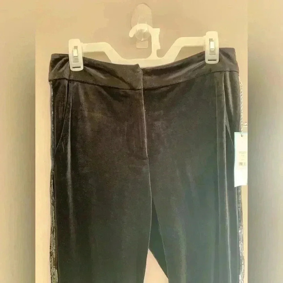 Woman’s Draper James Black Velvet Sequined Accent Holiday Workwear Pants Size 8 - Picture 3 of 13